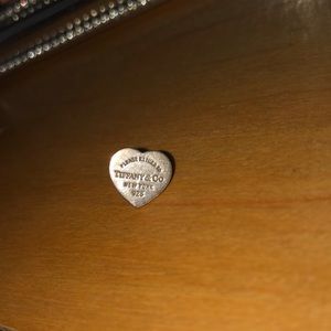 ONE tiffany heart earring
